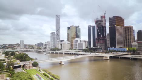 Die-Skyline-Der-Stadt-Brisbane-Wurde-Von-Oben-Geschossen