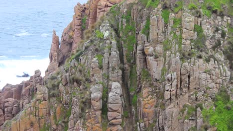 Eine-Nahaufnahme-Der-Felsformen-Auf-Den-Pinnacles-Phillip-Island-Victoria-Australien
