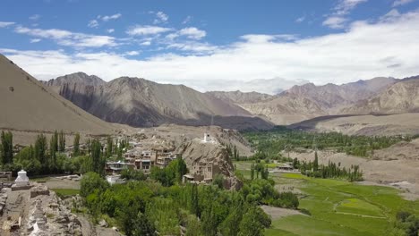 Establishing-shot-of-small-farming-village-in-Ladakh,-India---Jammu-and-Kashmir