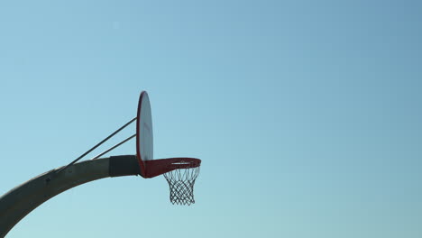 Isolierter-Basketballkorb,-Ball-Geht-Ins-Netz,-Kann-Für-Erfolg,-Sieg,-Fortschritt,-Freude,-Spaß,-Aktivitäten,-Wettbewerb-Verwendet-Werden