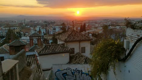 Vista-De-La-Azotea-Al-Atardecer-Desde-Zona-Residencial-Cerca-De-La-Alhambra-Granada
