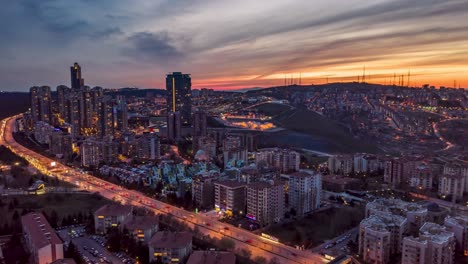 Ankara-Bewegter-Zeitraffer-Bei-Sonnenuntergang-Mit-Berufsverkehr,-Autos-Und-Wolkenkratzern-Von-Einer-Drohne