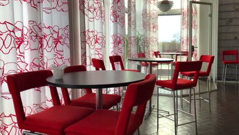 Red-chairs-in-office-space