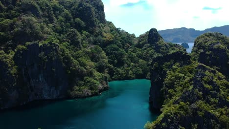Beautiful-aerial-shot-of-big-lagoon,-small-lagoon,-El-nido,-Palawan,-Philippines