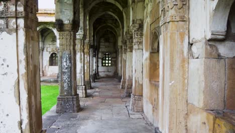 Heritage-Jami-Masjid,-Auch-Bekannt-Als-Jama-Moschee-In-Champaner,-Bundesstaat-Gujarat,-Westindien,-Ist-Teil-Des-Archäologischen-Parks-Champaner-Pavagadh