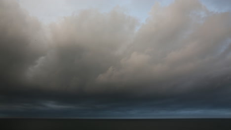4k-Time-Lapse-of-Powerful-Storm-over-the-Sea,-Sydney-Australia