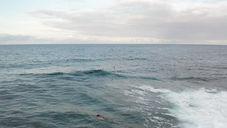 People-kayaking-on-a-gentle-sea