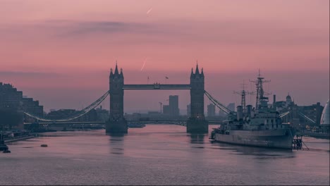 Puente-De-La-Torre-Al-Amanecer,-Londres,-Reino-Unido