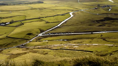 Timelapse-De-Mam-Tor,-Derbyshire-Mostrando-La-Carretera-Y-El-Valle