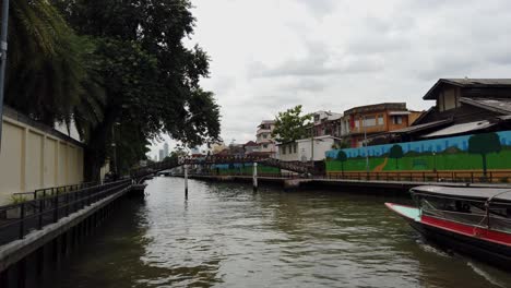 Khlong-Boat-at-Khlong-Phadung-Krung-Kasem