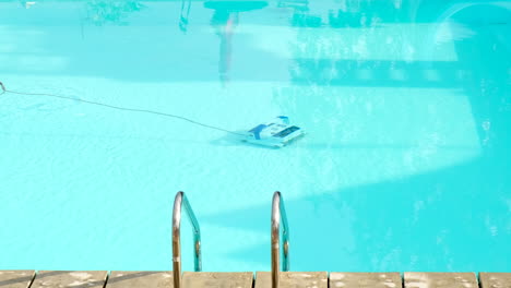 Electric-robot-cleaning-swimming-pool