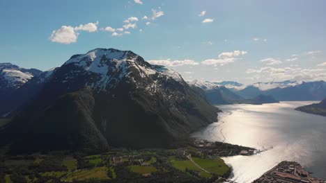 Atemberaubender-Blick-über-Die-Norwegischen-Berge-Und-Fjorde
