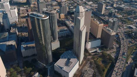 Drohnenansicht-Von-Wolkenkratzern-In-Der-Innenstadt-Von-Houston