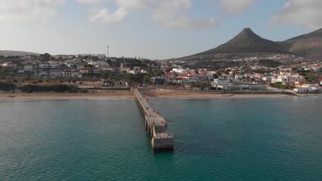 Flying-into-the-town-of-Porto-Santo-over-the-boardwalk
