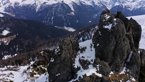 Atemberaubender-Blick-Auf-Das-Tal-Von-Forcella-Maddalena-Auf-Der-Lagorai-Bergkette,-Aus-Der-Vogelperspektive