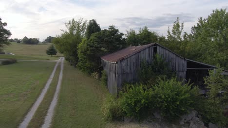 Slow-Orbit-to-the-left-around-an-Old-Abandoned-Barn