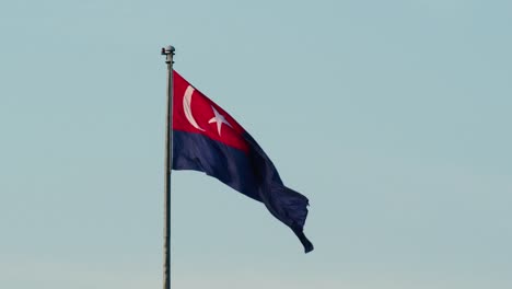 Bandera-De-Johore-Ondeando-Durante-La-Noche