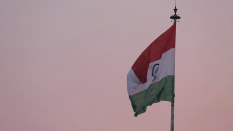 Bandera-India,-Ondeando-En-El-Poste,-15-De-Agosto.