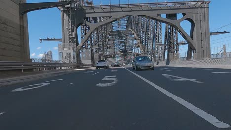 Crossing-the-Sydney-Harbour-Bridge-driving-north-to-south