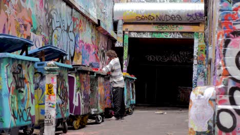 Graffiti-An-Der-Wand,-Straßensprühgrafik-In-Der-Hosier-Lane-Melbourne-Cbd