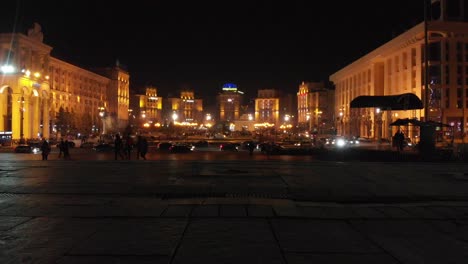 Ukraine-Kiew-Von-Oben-Stadtzentrum-Tag-Und-Nacht-4k-30fps