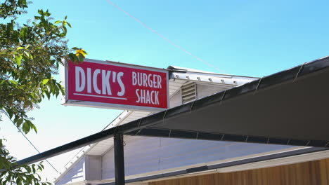 Dick's-Burger-Shack-sign-in-Kamas,-Utah.-4k