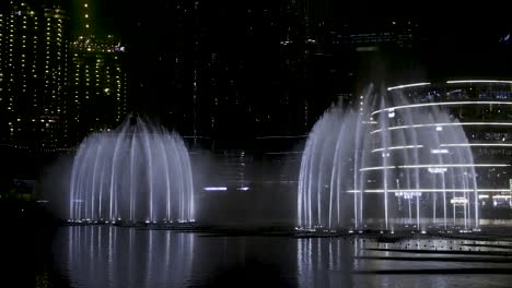 Un-Video-En-Cámara-Lenta-De-La-Fuente-De-Dubai