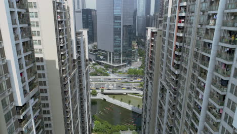 Wohnblock-In-Der-Innenstadt-Von-Guangzhou-Mit-Bürogebäude-Im-CBD-Bereich-Und-Einer-Autobahn-Mit-Tagsüber-Dichtem-Verkehr
