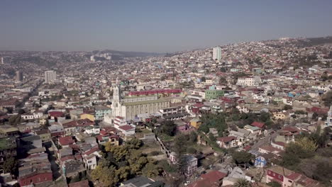 Aerial-drone--on-the-hills-in-Valparaiso,-Chile
