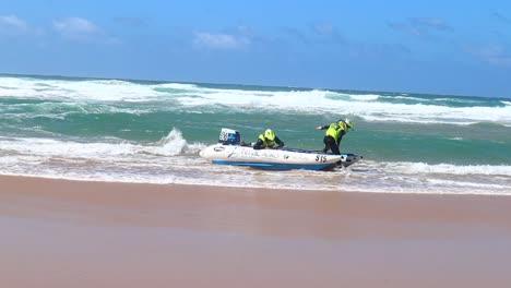 Trans-Agulhas-Race:-Team-Timac-Agro-arriving-at-Brenton-on-Sea-control