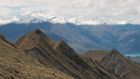 Cacerola-Lenta-De-Las-Pintorescas-Montañas-De-Nueva-Zelanda