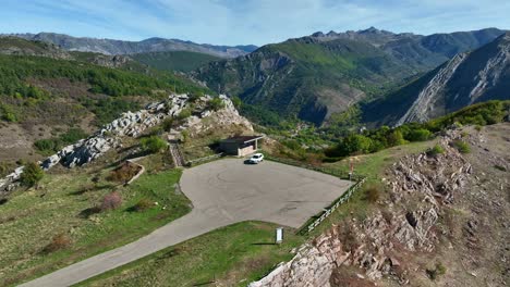 Car-parked-at-the-top-of-scenic-viewpoint-in-Valporquero,-Leon,-Spain