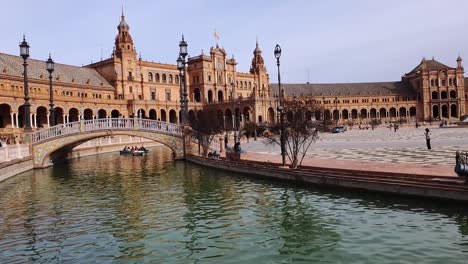 Blick-über-Den-Verlassenen-Platz-Der-Plaza-De-Espana-In-Sevilla,-Andalusien