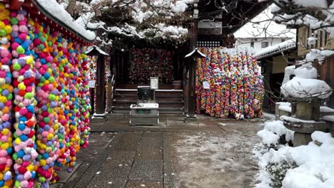 Colorful-view-of-popular-temple-Yasaka-Koshindo,-Kyoto,-Japan