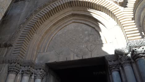 door-Church-of-the-Holy-Sepulchre-in-Jerusalem-Israel