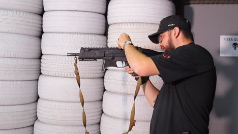 Gun-instructor-adjusting-the-sights-on-an-assault-rifle