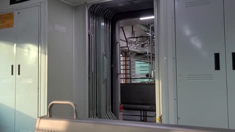 Inside-footage-of-Mumbai-AC-railway-local