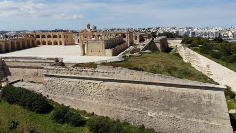 Fort-Manoel-Mittelmeerinsel-In-Malta,-Luftaufnahme-Von-Der-Hauptstadt-Valletta-An-Sommertagen