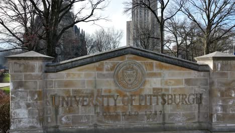 Schild-Der-Universität-Pittsburgh