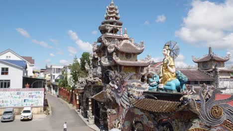Panoramic-View-Of-Linh-Phuoc-Pagoda-Buddhist-Temple-In-Da-Lat,-Vietnam