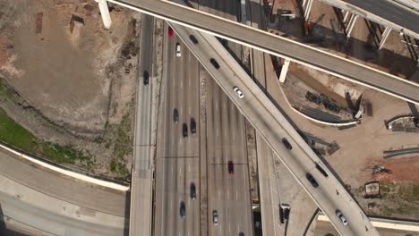 Vogelperspektive-Auf-Autos-Auf-Den-Autobahnen-59-Und-610-South-In-Houston,-Texas