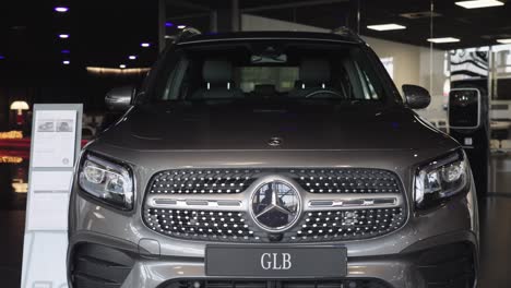 New-gray-Mercedes-GLB-in-concession-with-its-information-display