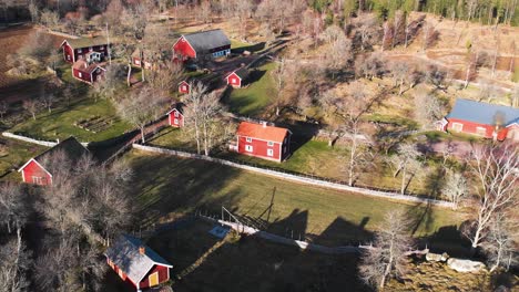 Luftaufnahme-Von-Asens-Am-Kulturreservat-In-Schweden,-Historisches-Dorf-Touristenziel