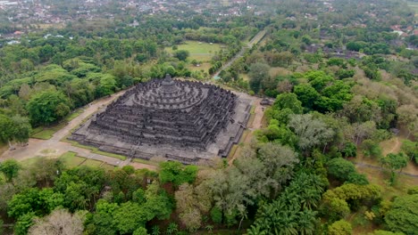 Javanisches-Wahrzeichen,-Alter-Buddhistischer-Tempel-Borobudur,-Indonesien,-Luftaufnahme