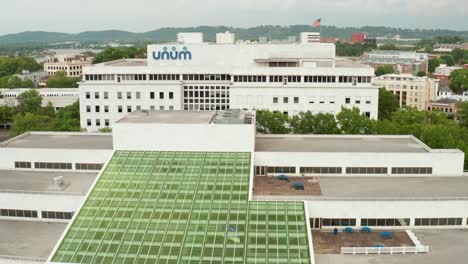 Unum-world-headquarters-building-in-Chattanooga-Tennessee,-USA