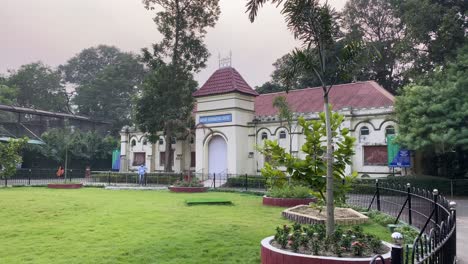 Centro-De-Información-Sobre-La-Naturaleza-En-El-Zoológico-Alipore-De-Kolkata