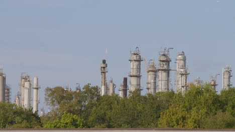 Establishing-shot-of-Chemical-Refinery-Plant-in-Pasadena,-Texas-community