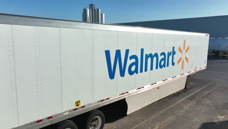 Walmart-trailer-parked-at-distribution-center
