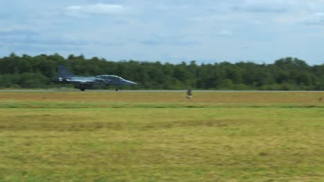 Saab-Jas_39-Gripen-Landung-Auf-Der-Baltic-Airshow,-Lettland,-Liepaja