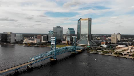 Aerial-view-of-Main-Street-Bridge-in-Jacksonville,-Florida
